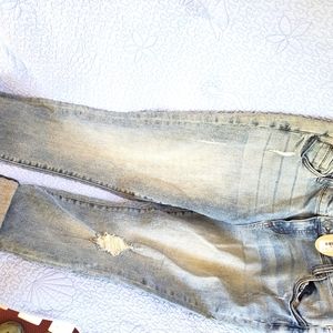 KUT 14W boyfriend cut distressed jeans